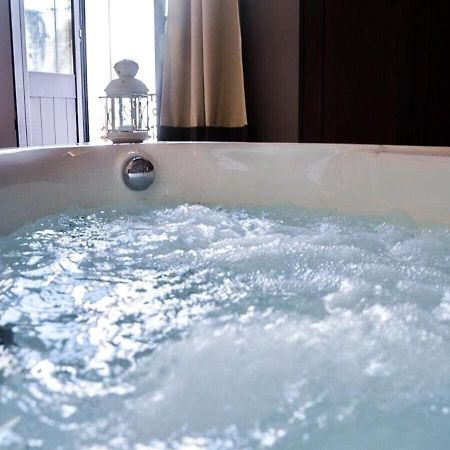 Wineexperience- Wine&Jacuzzi Suite Lecce Eksteriør bilde