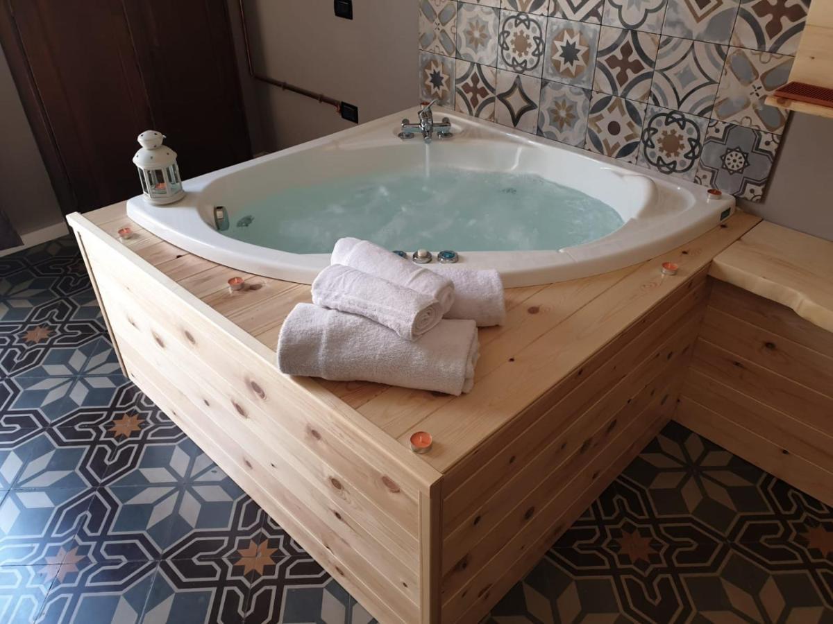 Wineexperience- Wine&Jacuzzi Suite Lecce Eksteriør bilde