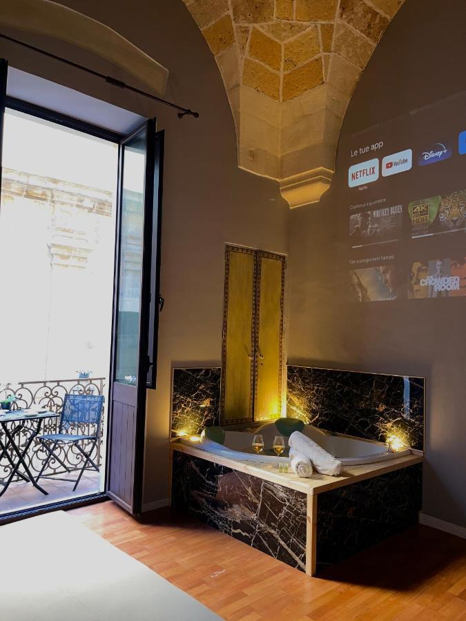 Wineexperience- Wine&Jacuzzi Suite Lecce Eksteriør bilde