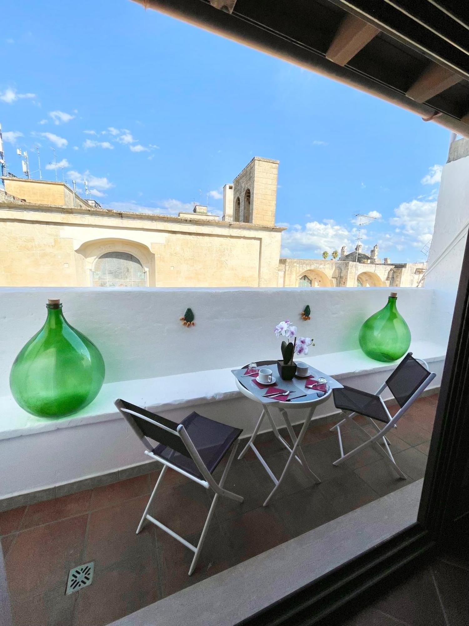 Wineexperience- Wine&Jacuzzi Suite Lecce Eksteriør bilde